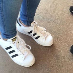 Adidas superstars
